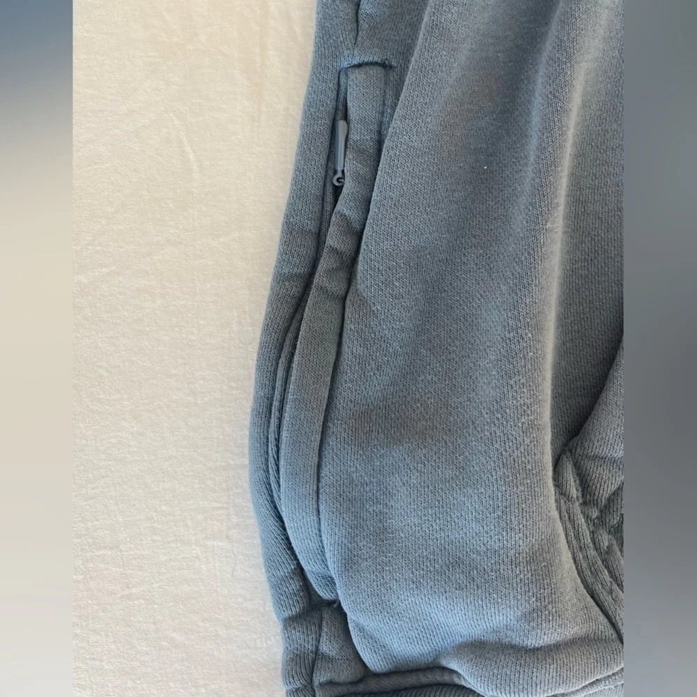 Hollister Boxy Fit Hoodie - Picture 3 of 5